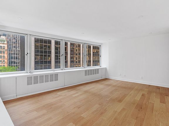3rd image of 130 Water St APT 4L