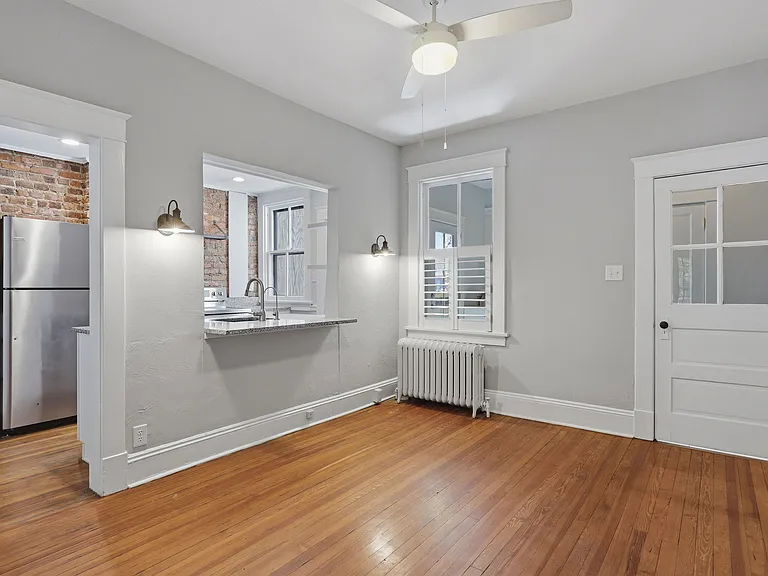 10 S Sheppard St — Photo 16