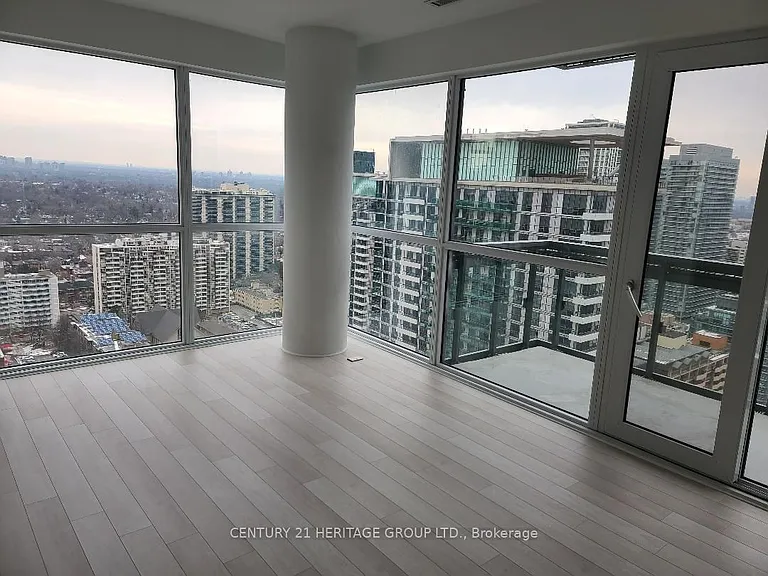39 Roehampton Ave #2809 — Photo 12