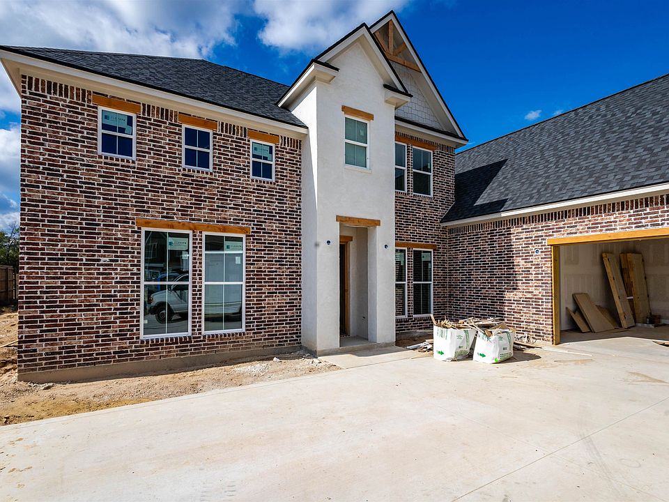 1st image of 233 Cody Ln