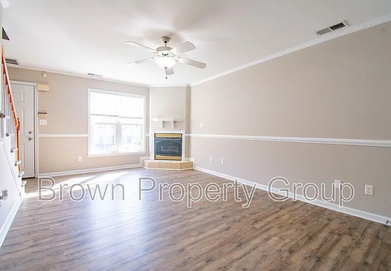 452 Cityview Ln — Photo 7