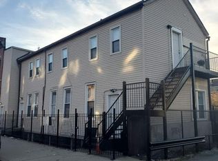 2200 W 21st Pl #2200-2R, Chicago, IL 60608