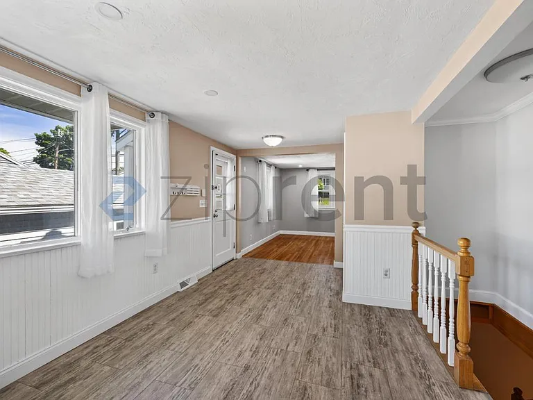 371 Salem St — Photo 8
