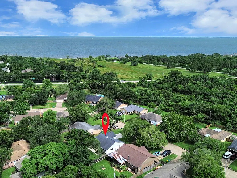 1104 N Heron Dr — Photo 29
