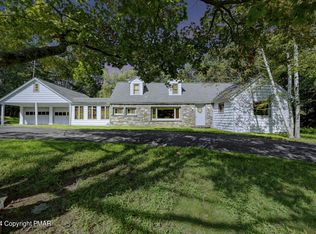 716 White Oak Rd, Cresco, PA 18326