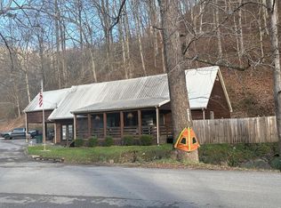 9 Campbell Ln, Pikeville, KY 41501