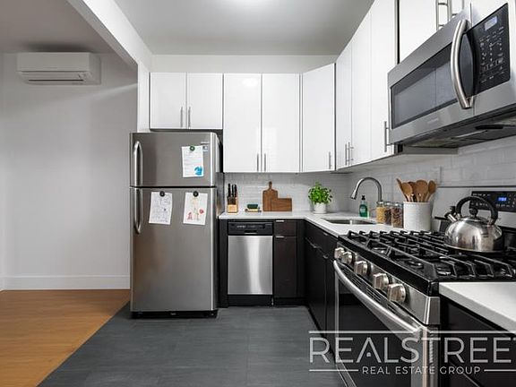 3rd image of 9002 Queens Blvd APT 611