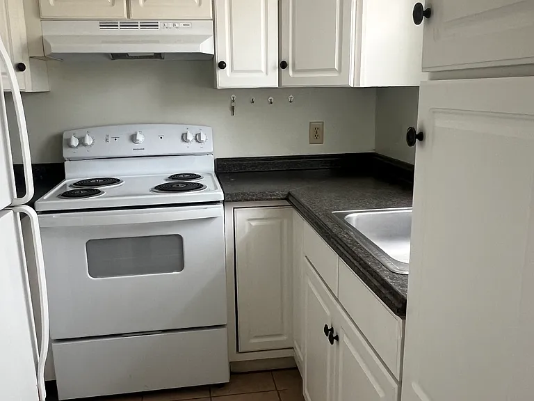88 Woodland Hls — Photo 3