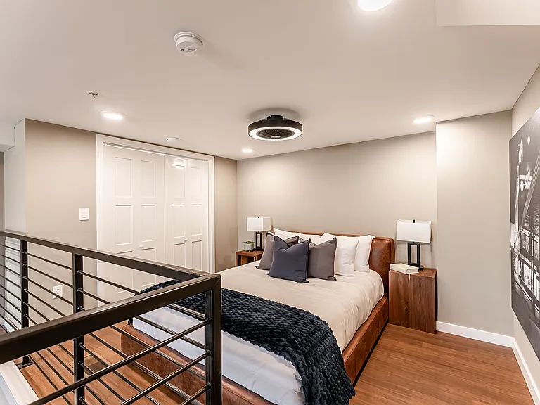 1364 E Battlefield Rd — Photo 103