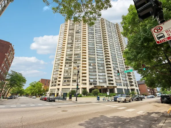 3930 N Pine Grove Ave APT 2708, Chicago, IL 60613