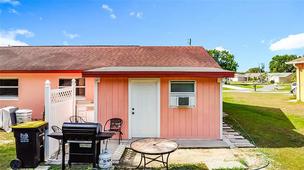 1 bed, 1.0 bath, 490 sqft, $1,200 — Photo 1