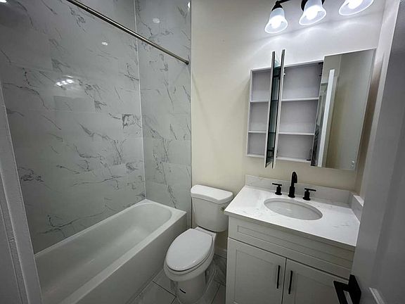 4th image of 271 Hamilton Ave #3R