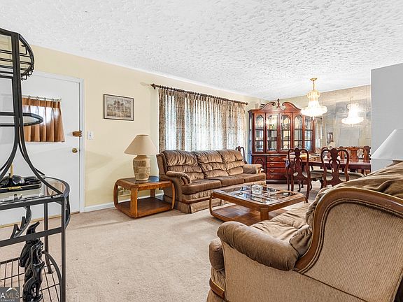 2nd image of 2043 Parker Ranch Rd SE