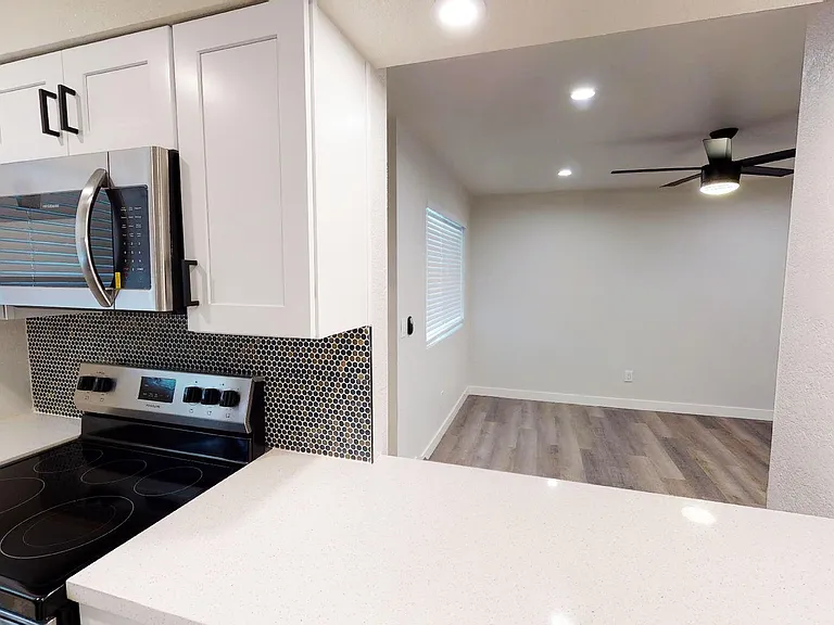 Aurora Villas — Photo 9
