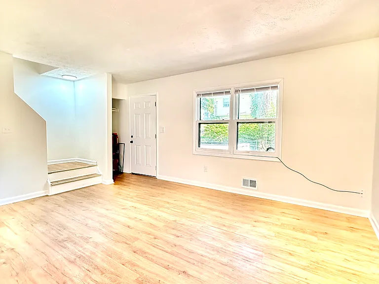 23 Elm St #3 — Photo 2