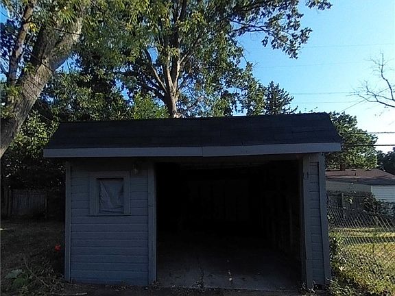 4th image of 12510 Summerland Ave