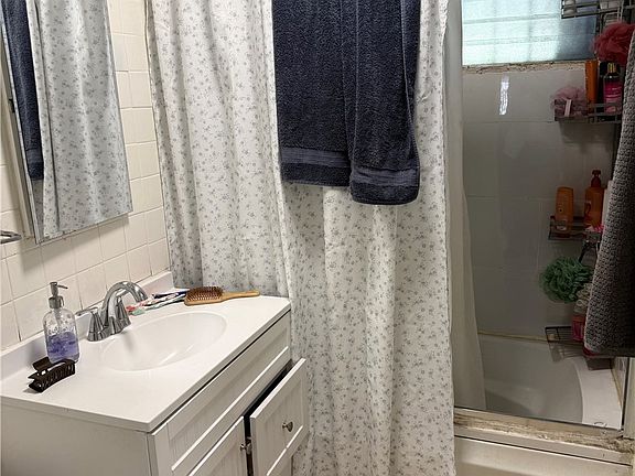 3rd image of 18001 Atina St