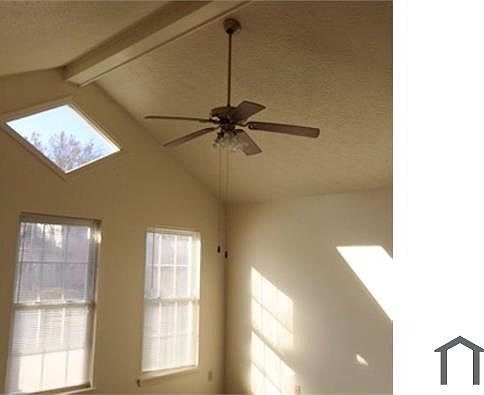 2nd image of 2717 W Jefferson St