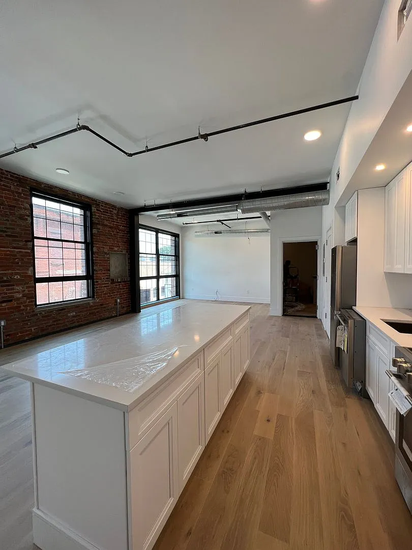 500 South St — Photo 2