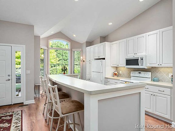 2nd image of 4245 Willow Lane Dr NE #27