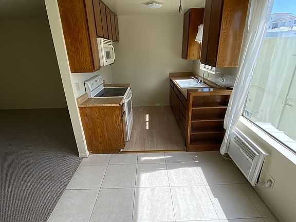 3rd image of 815 Crenshaw Blvd APT 206