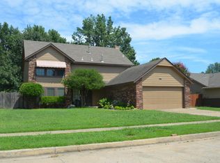2723 S Gardenia Ave, Broken Arrow, OK 74012