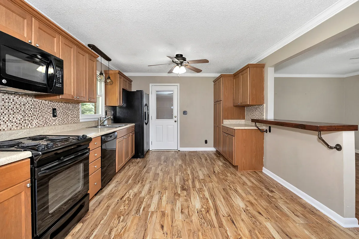 3 bed, 1162 sqft, $1,600 — Photo 3