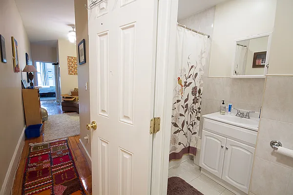 Rented by Twyford Real Estate | media 35