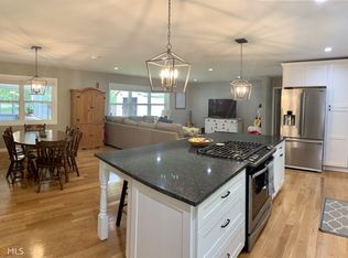 130 E Greenwood Dr, Carrollton, GA 30117