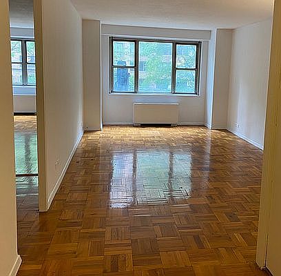 1st image of 300 E 40th St APT 3V