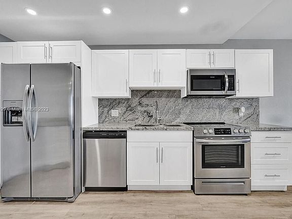 5th image of 1301 Miami Gardens Dr APT 624W