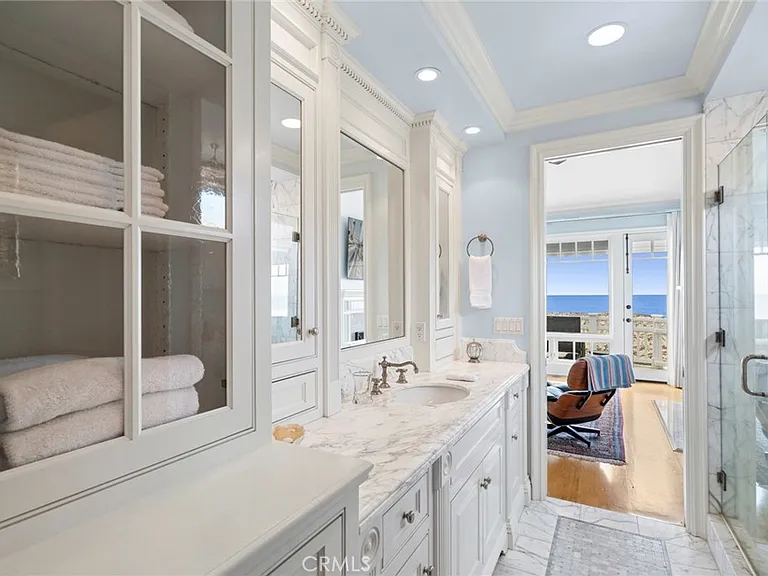 1550 E Oceanfront — Photo 18