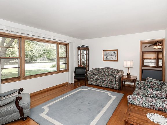3rd image of 254 Woodland Dr