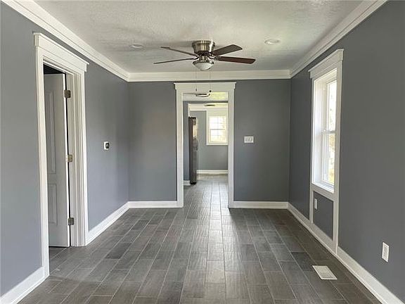 4th image of 5141 Parkview Ave