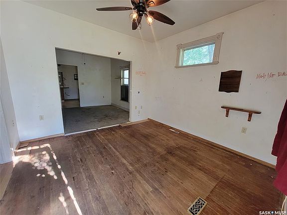 5th image of 242 27th St W