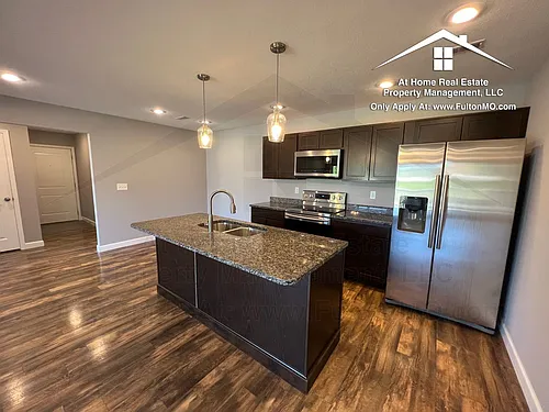 301 E Saint Eunice Rd #101 Photo 1