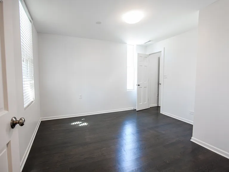 1641 W 18th St #2R — Photo 5