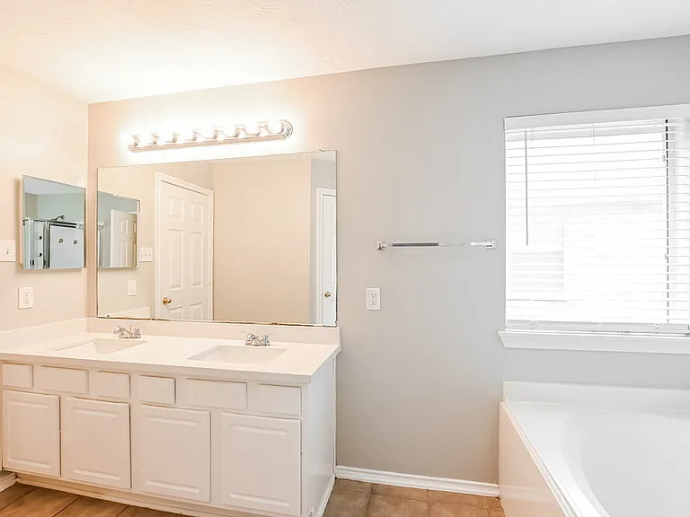 12018 Lucky Meadow Dr — Photo 14