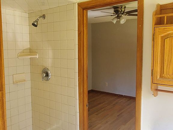 4th image of 105 Crestview Dr