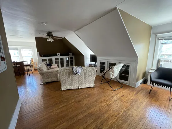 126 W Wabasha St APT 8, Winona, MN 55987