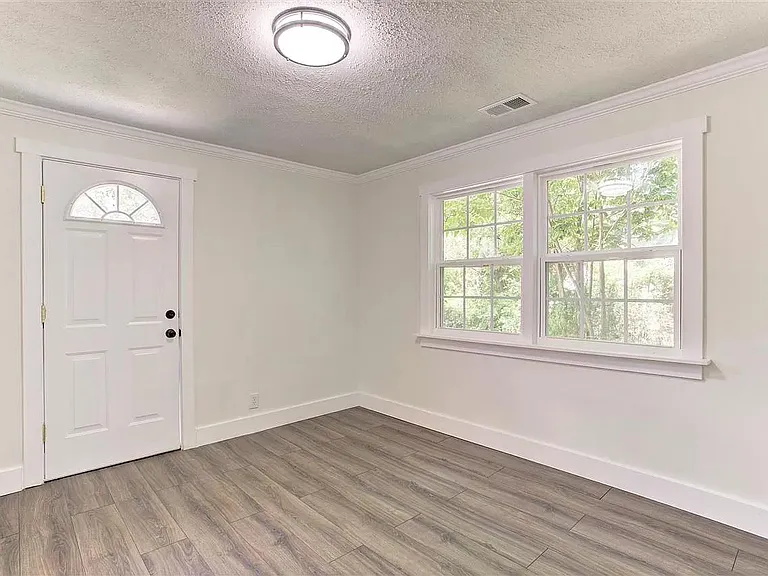 2144 Alameda Ave — Photo 11