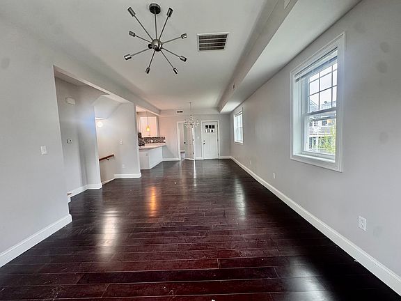 4th image of 9 Batchelder St #2
