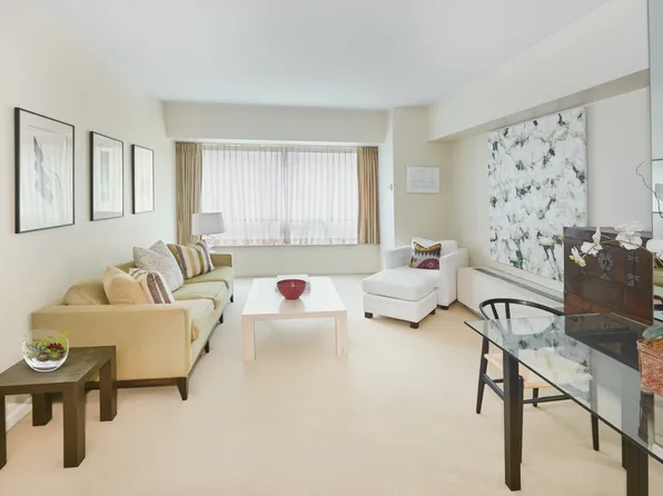 500 Park Avenue 15C image 1 of 7