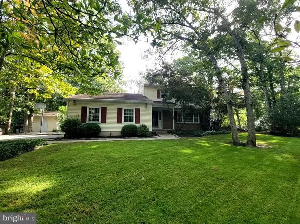 1029 Shawnee Ln, Shamong, NJ 08088