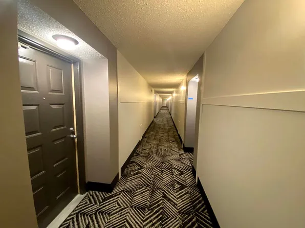 433 7th St S #1717, Minneapolis, MN 55415