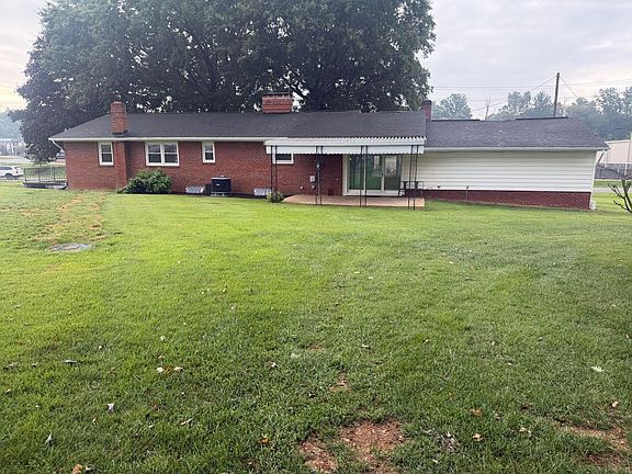 2nd image of 2775 Ridgedale Rd