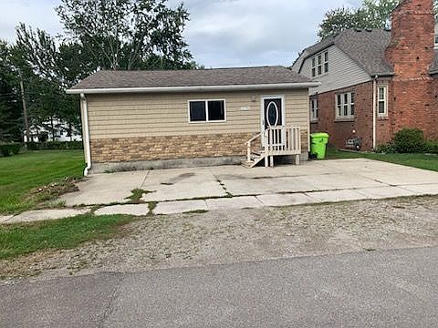 1st image of 27781 Moran St