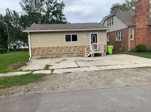 27781 Moran St, Harrison Township, MI 48045