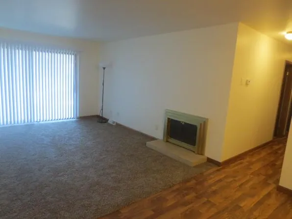 6050 W Calumet Rd, Milwaukee, WI 53223