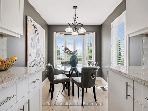 629 Angela Ct, Burlington, ON L7L 7A4